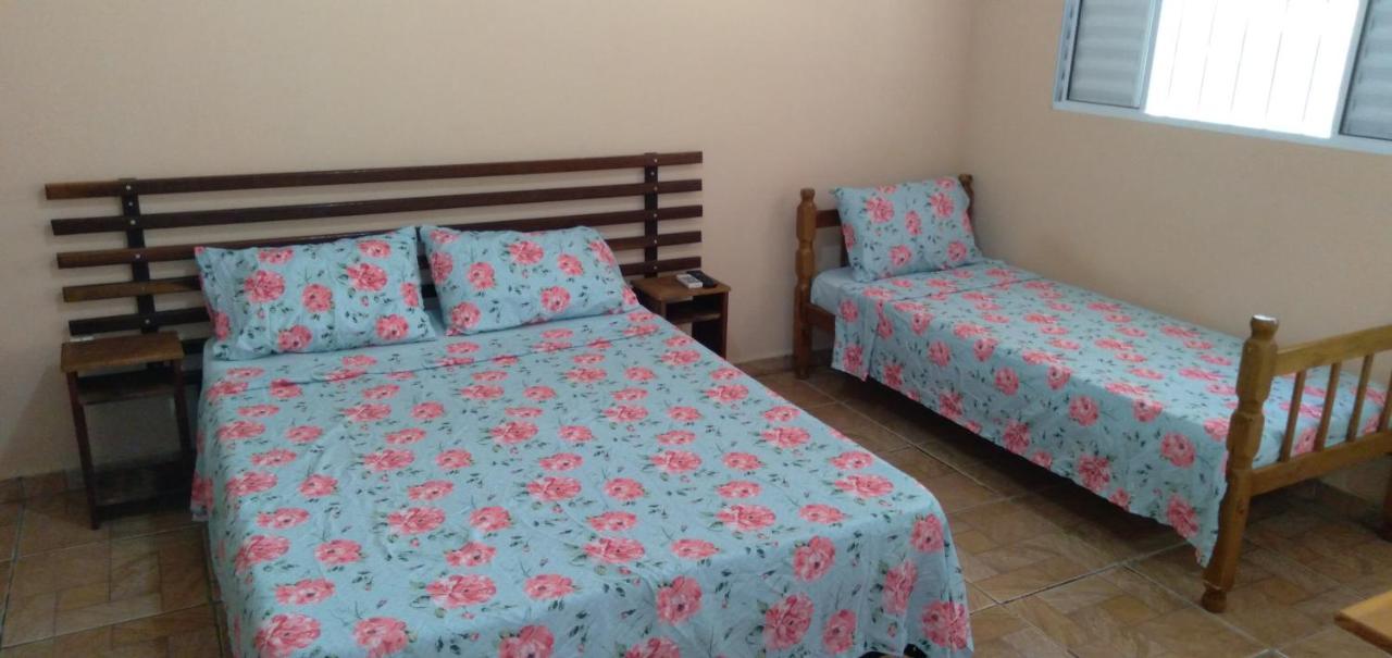Locacao P Final De Semana Mourada Terrea Hotell Caraguatatuba Exteriör bild