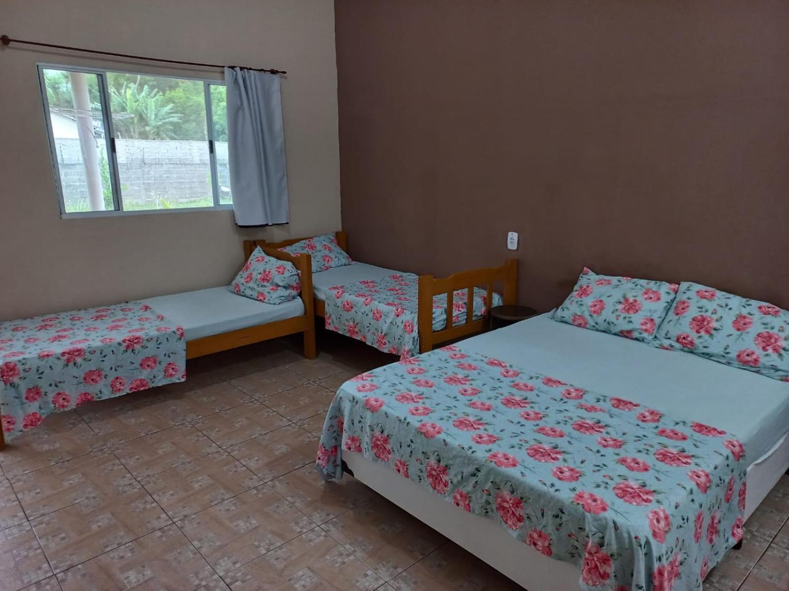 Locacao P Final De Semana Mourada Terrea Hotell Caraguatatuba Exteriör bild
