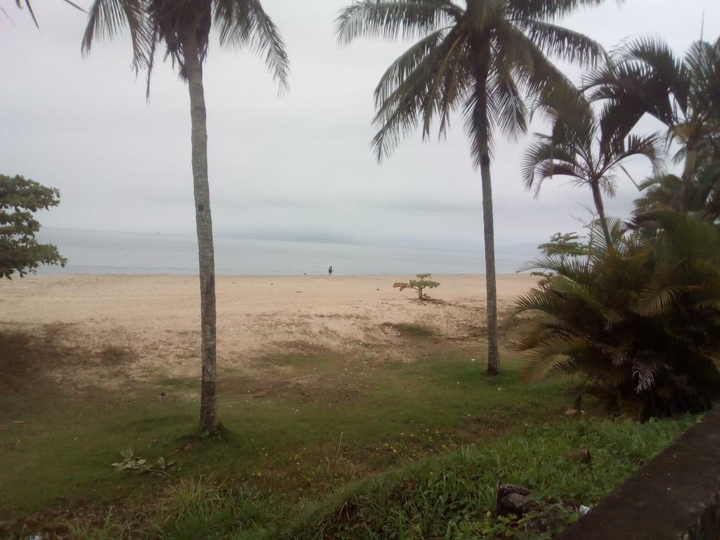Locacao P Final De Semana Mourada Terrea Hotell Caraguatatuba Exteriör bild